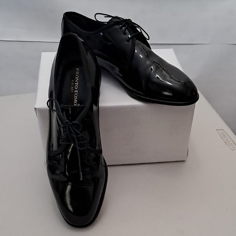 Pronto Uomo Men's Size 11.5 Glossy Black Oxfords With Lift On Rt. Shoe